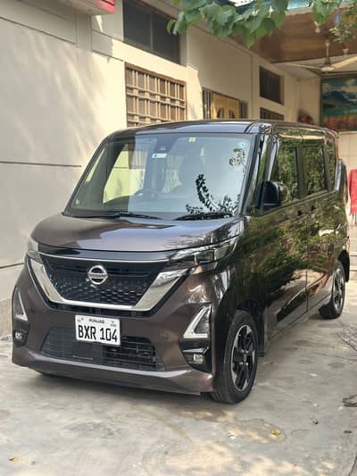 Nissan Roox Hybrid full Option