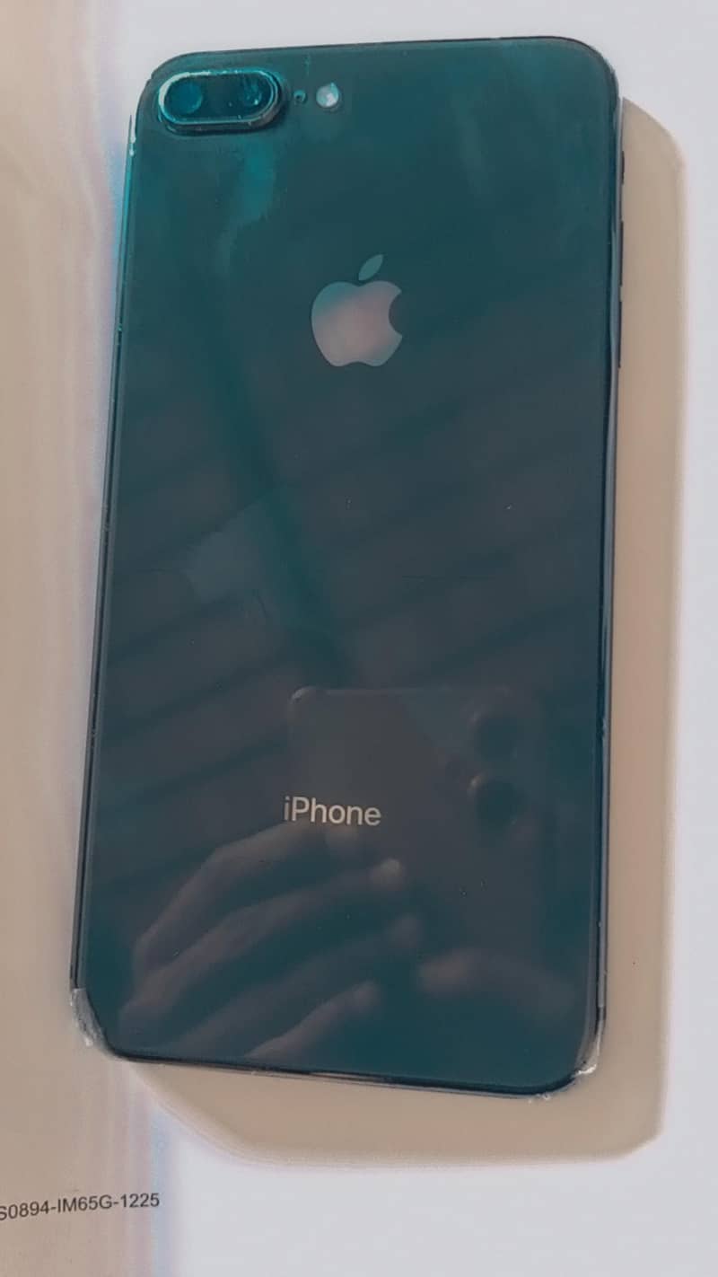 Apple iPhone 8 Plus 1