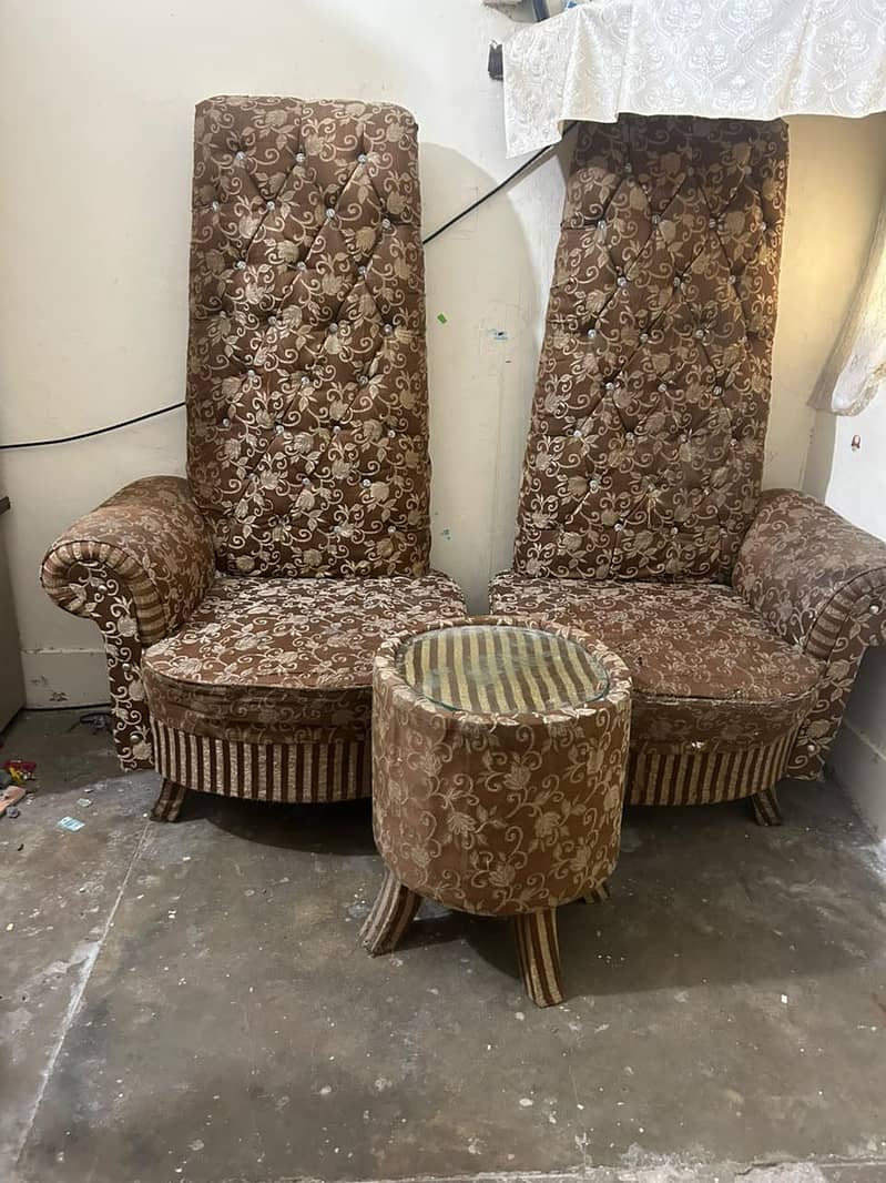 Two sofas, plus small table, 0