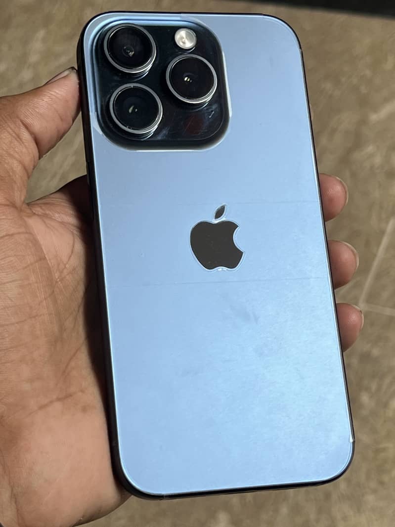 Apple iPhone 15 Pro 0
