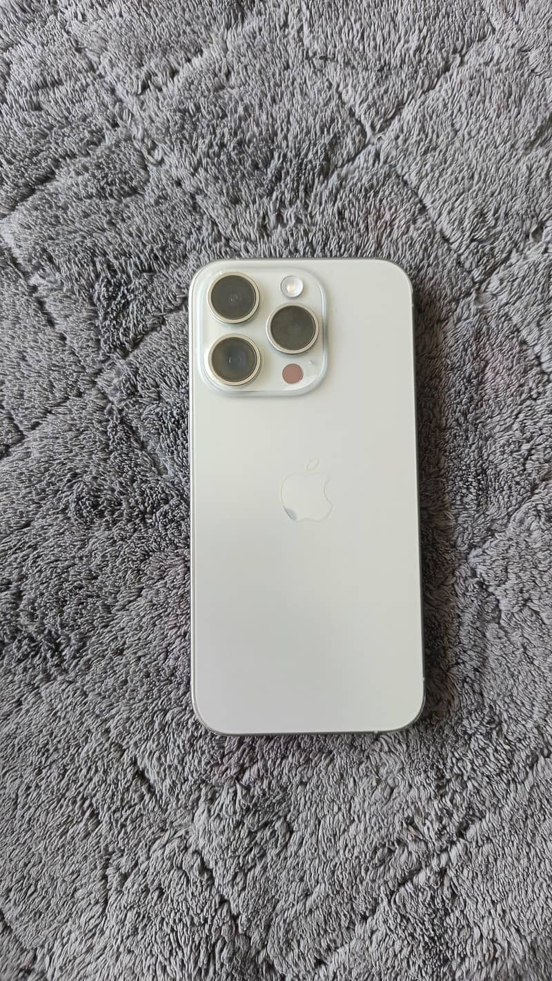 Apple iPhone 15 Pro 0
