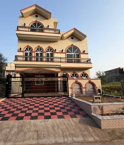 30*60 8 marla brandnew house available for sale in G-14/4 Islamabad