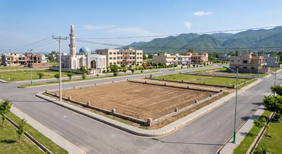 Level 500 Sq Yd Premium Plot for Sale in E-17/3 Cabinet Division Society | All Utilities Available