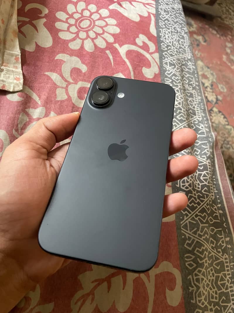iPhone 16 plus 2