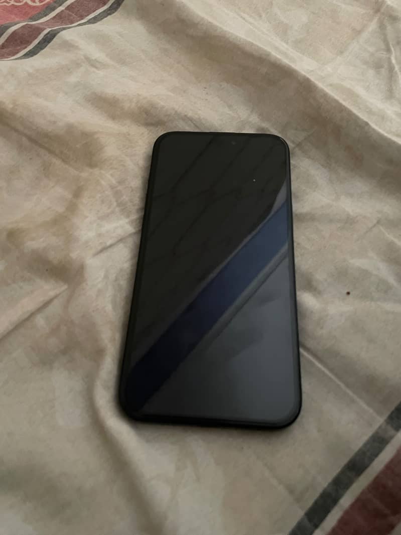 iPhone 16 plus 3