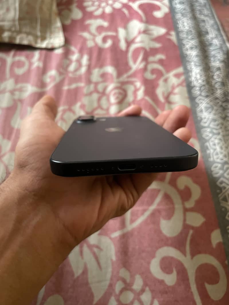 iPhone 16 plus 4