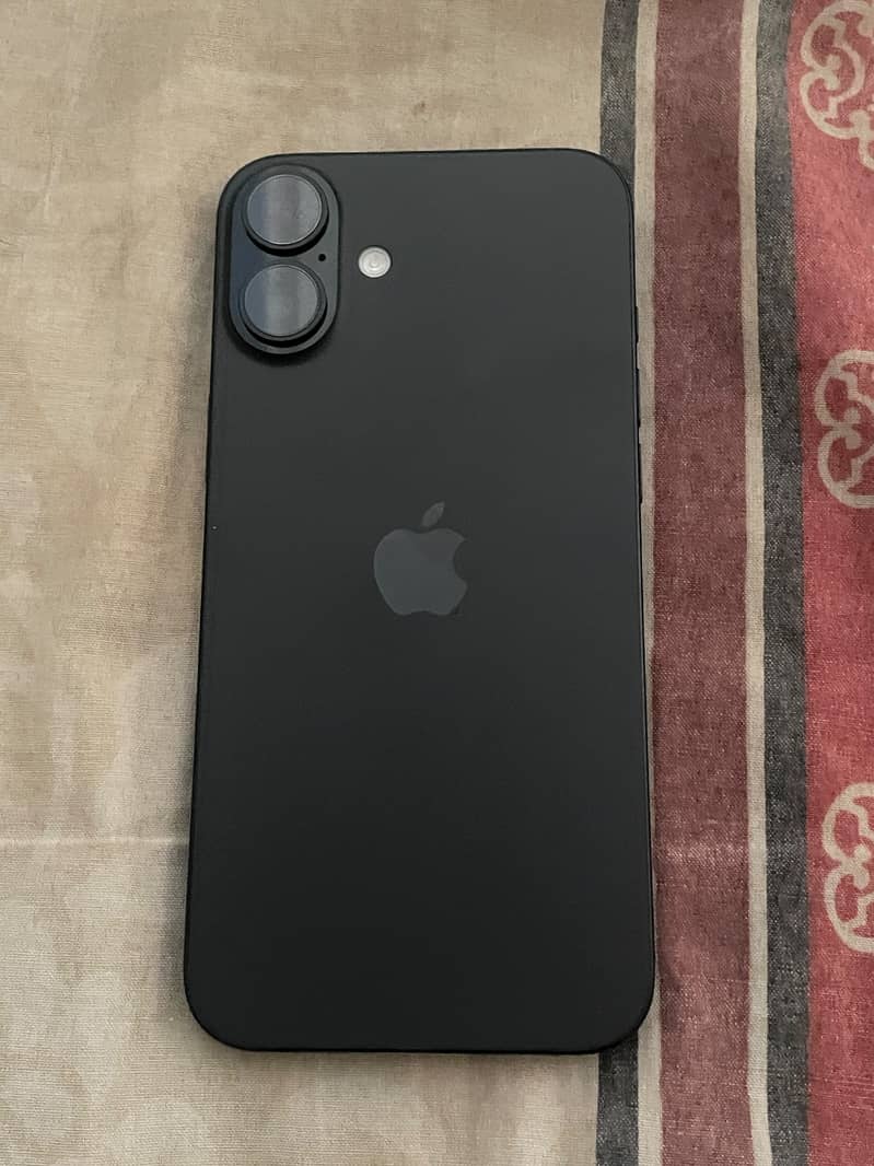 iPhone 16 plus 6