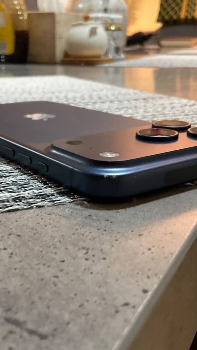 Apple iPhone 17 Pro Max 3