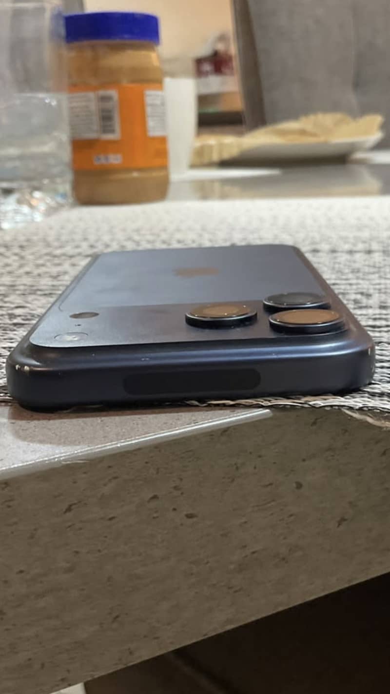 Apple iPhone 17 Pro Max 6