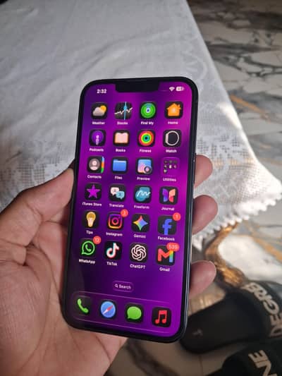 Apple iPhone 13 jv