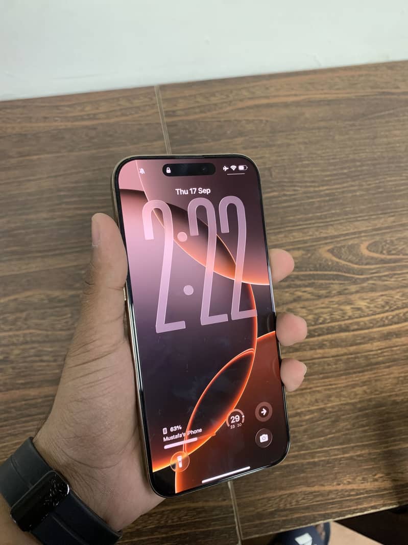 Apple iPhone 16 Pro Max 3