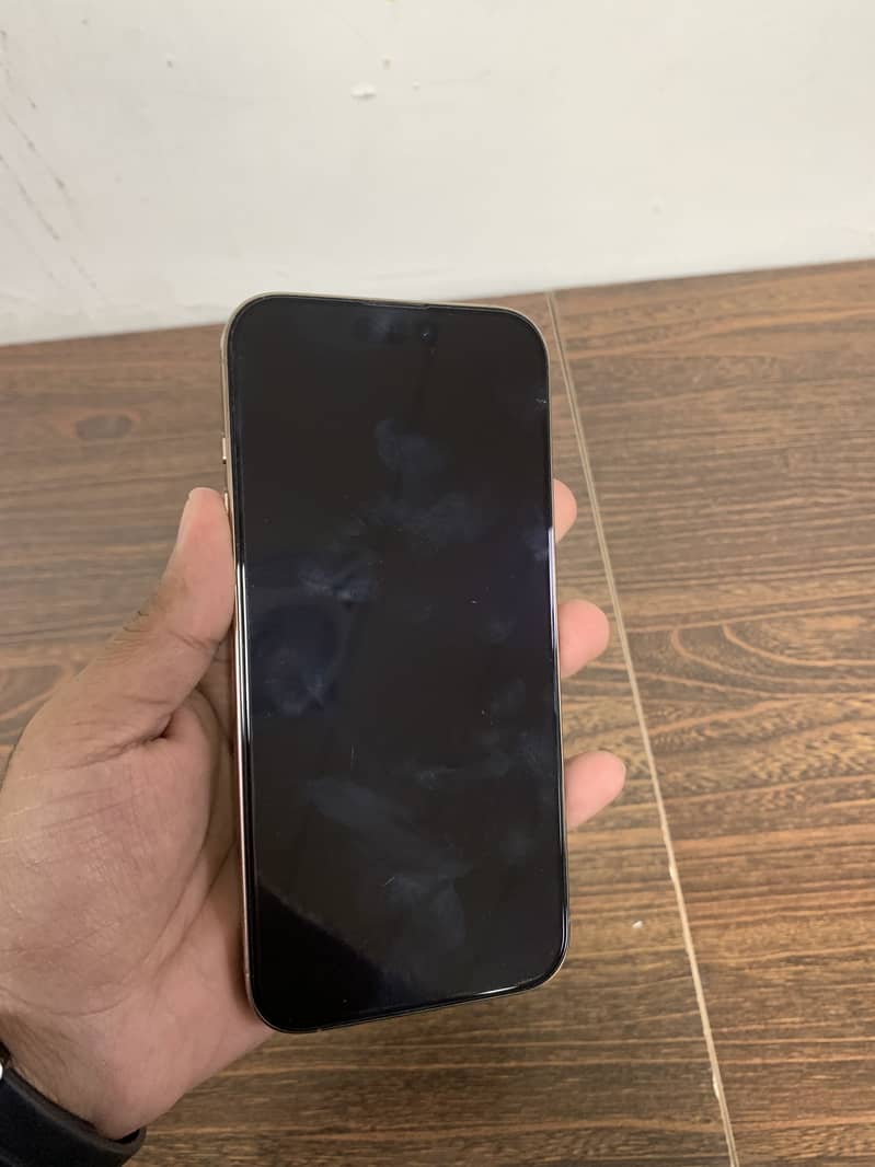 Apple iPhone 16 Pro Max 7