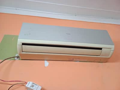 Haier 1 ton ac excellent condition no fault never opened n repair