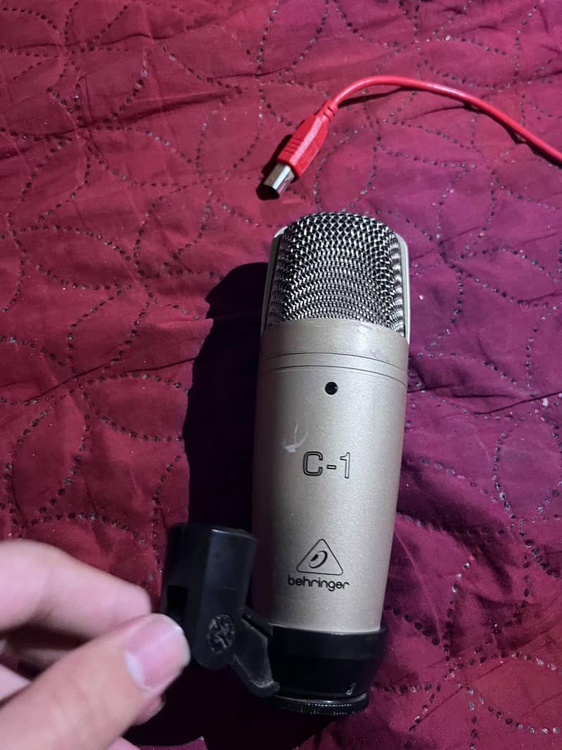 Behringer C1 condenser microphone 0