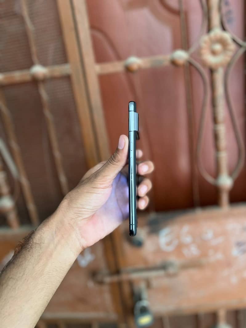 Google Pixel 8 Pro 2