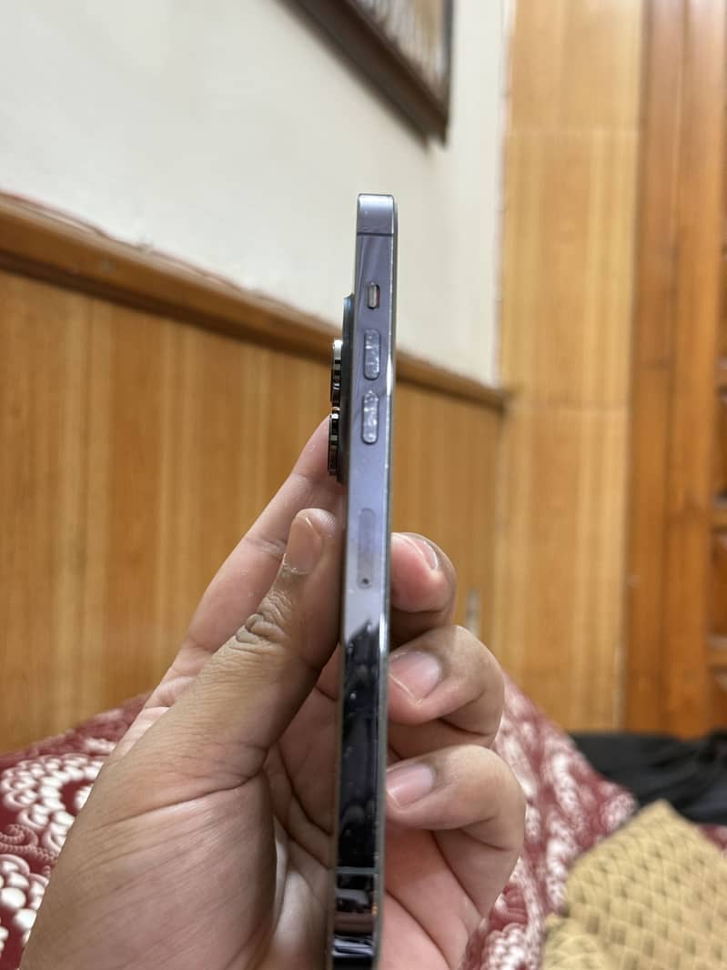 Apple iPhone 14 Pro Max 2
