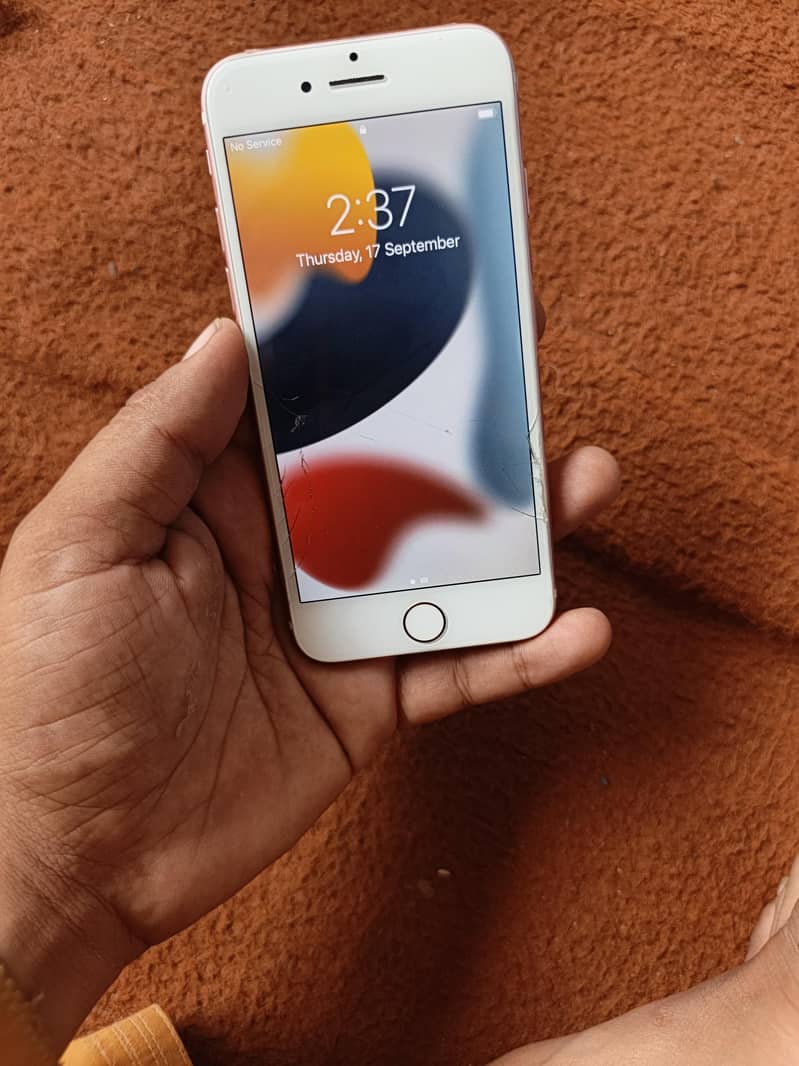 Apple iPhone 7 1