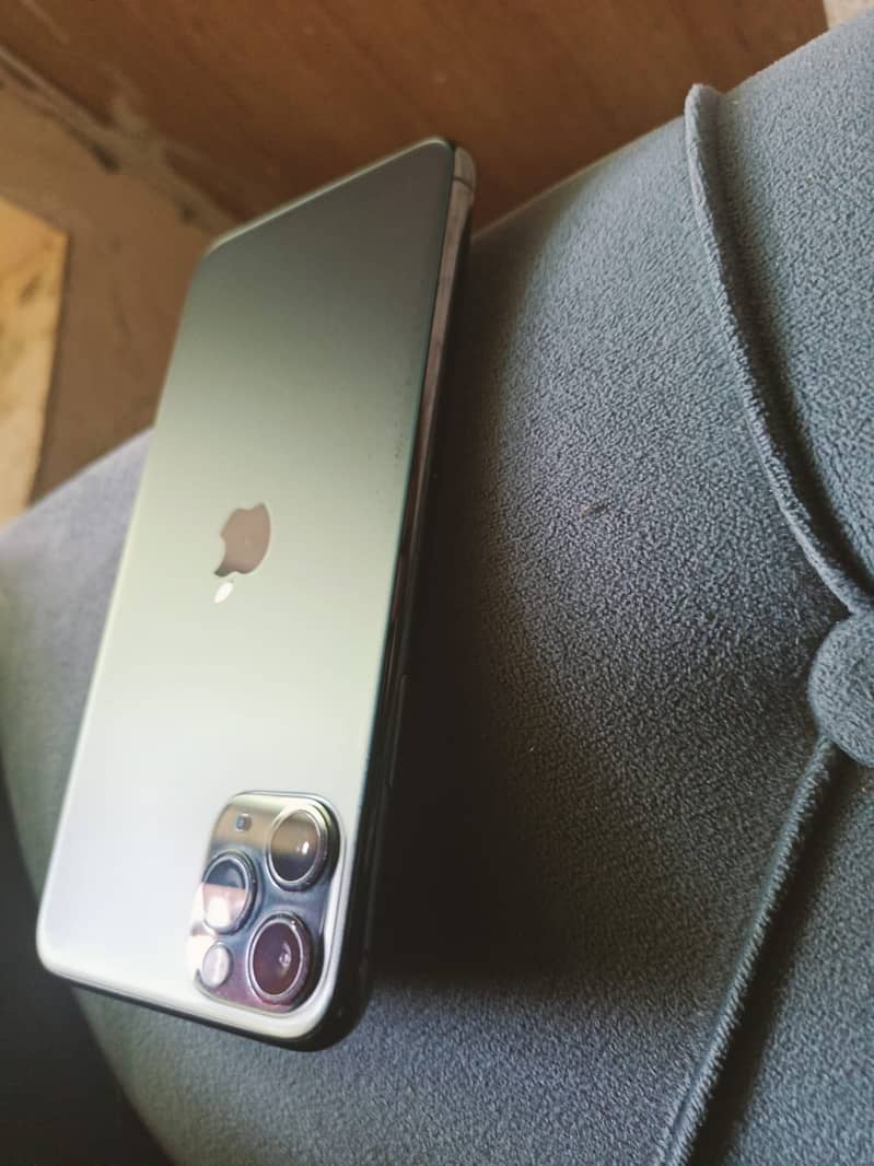 Apple iPhone 11 Pro Max 5
