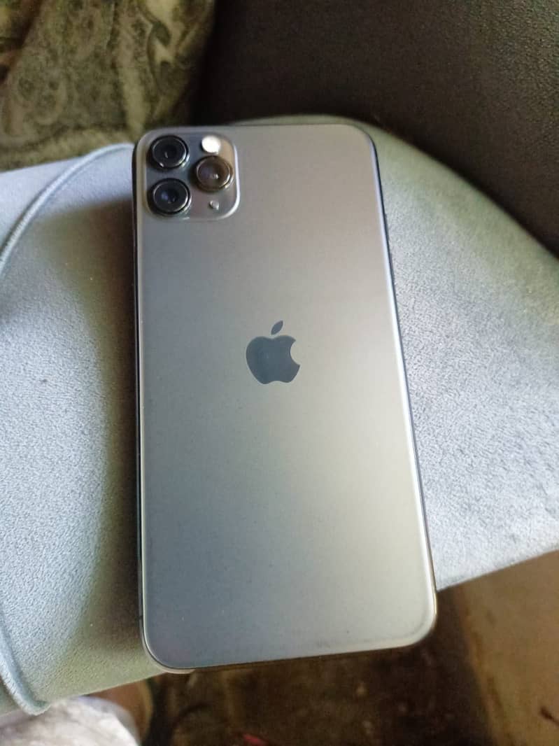 Apple iPhone 11 Pro Max 8