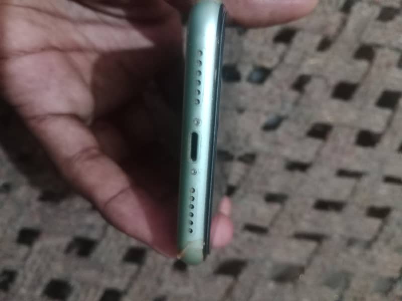 Apple iPhone 11 6
