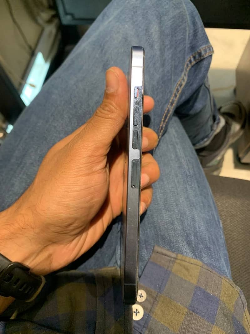 Apple iPhone 13 Pro Max 1