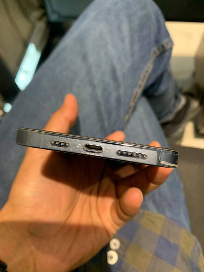 Apple iPhone 13 Pro Max 2