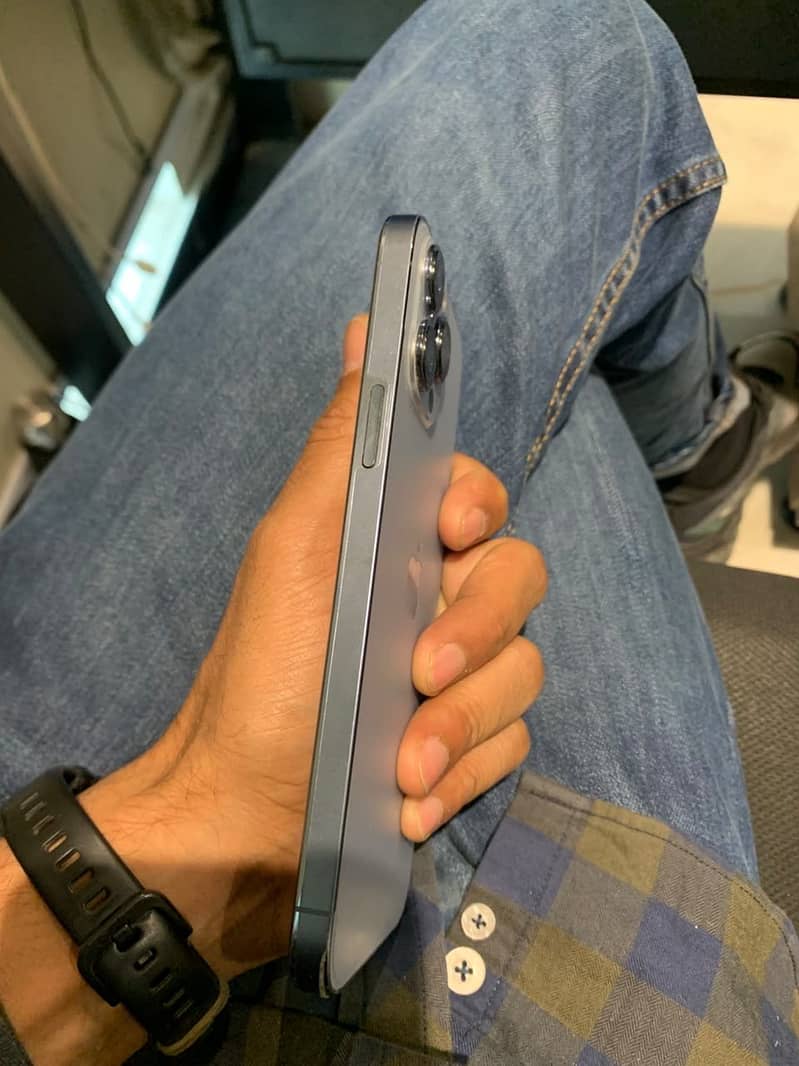 Apple iPhone 13 Pro Max 4