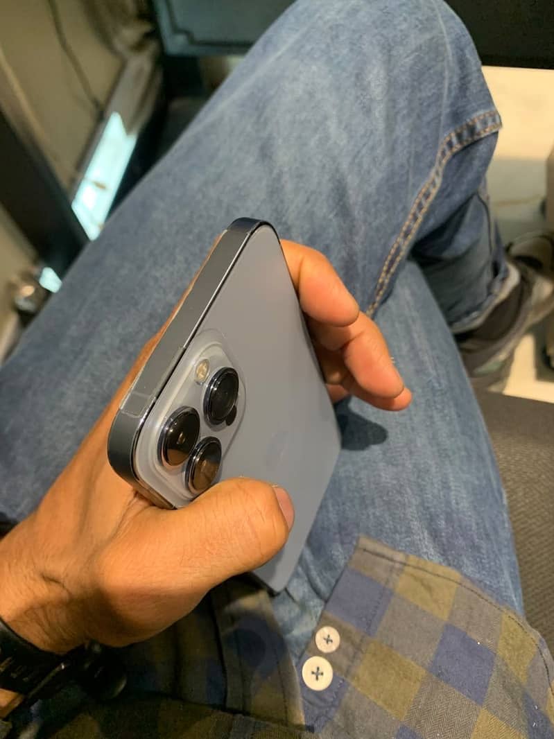 Apple iPhone 13 Pro Max 6