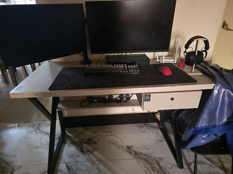 White coloured computer table 0