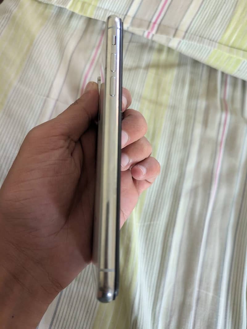 Apple iPhone X 0