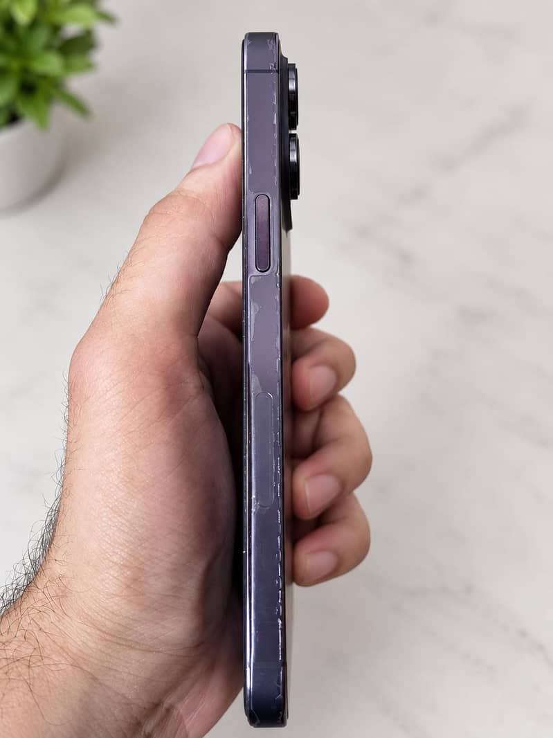 Apple iPhone 14 Pro Max 1