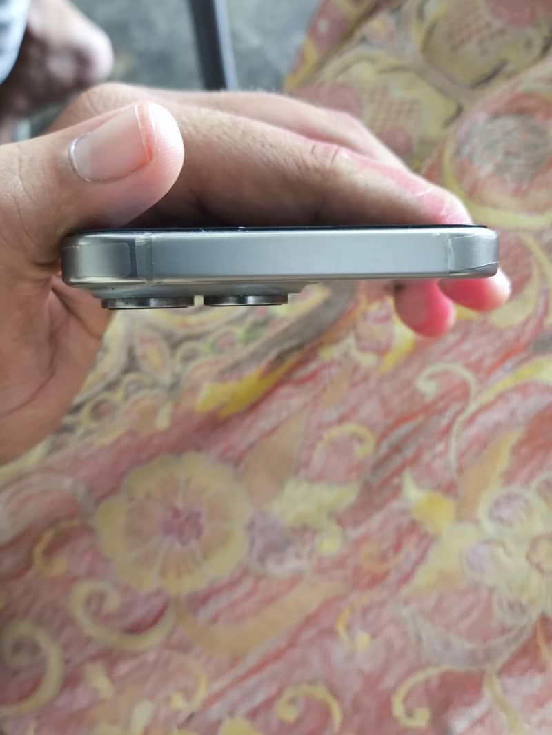 Apple iPhone 15 Pro Max 1