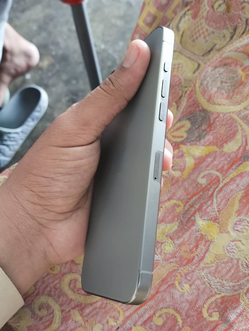 Apple iPhone 15 Pro Max 5