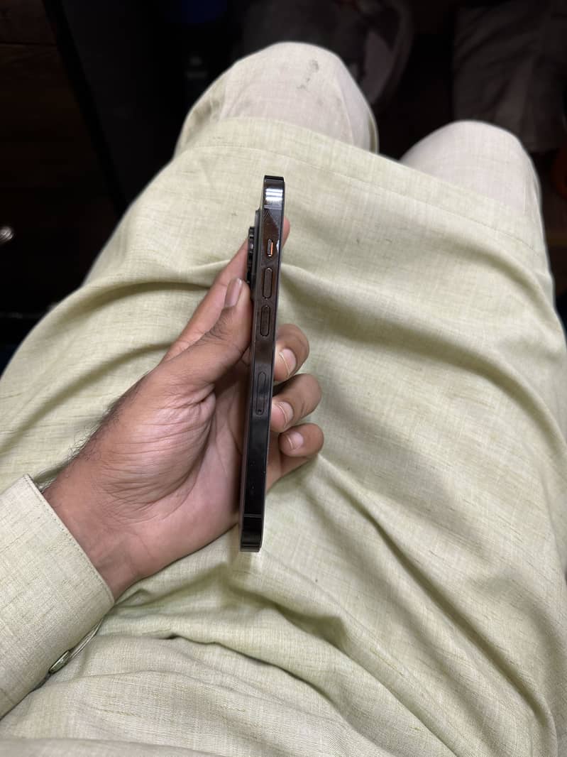 Apple iPhone 14 Pro 2