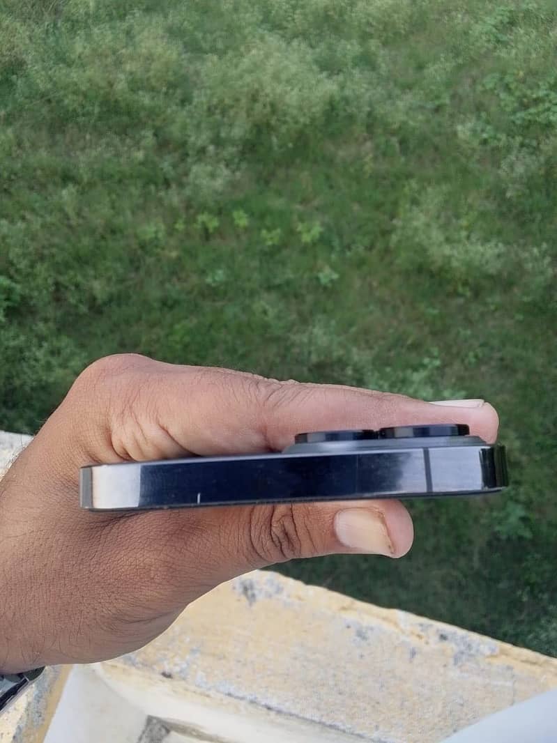 Apple iPhone 13 Pro Max 3