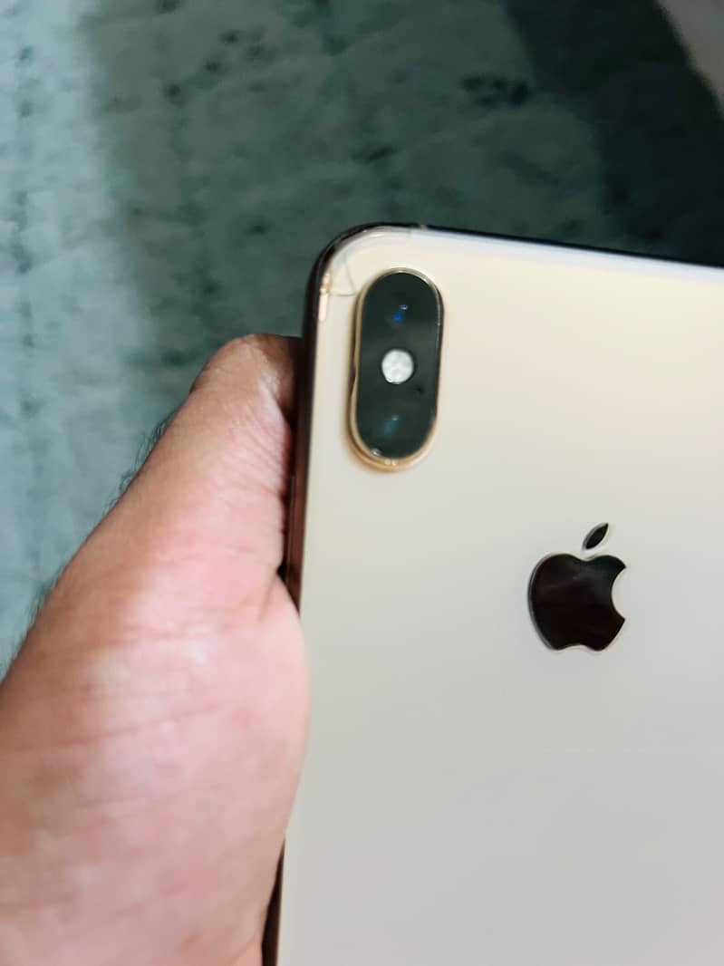 Apple iPhone XS Max 1