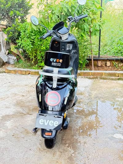 for sale:Evee Nisa electric scooter excellent condition