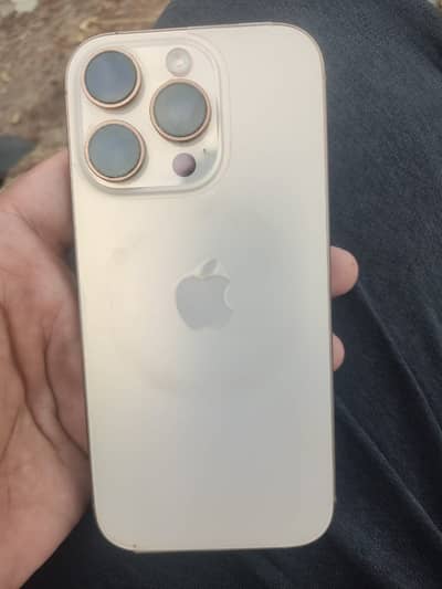 Apple iPhone 16 Pro jv
