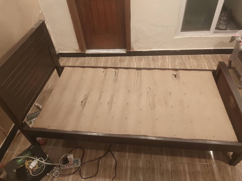 Single bed 0