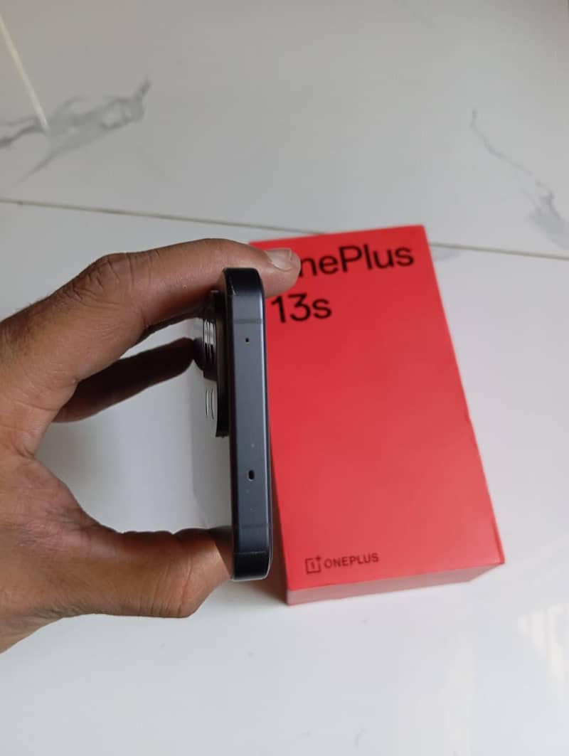 One Plus 13s 3