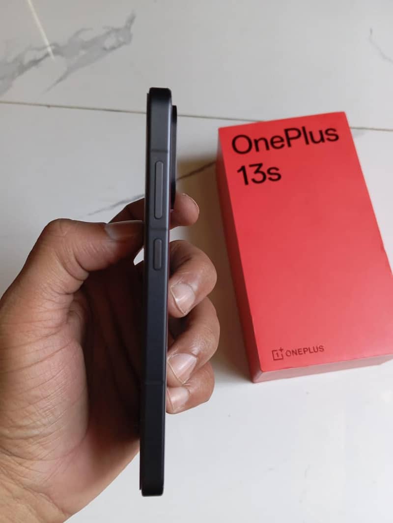 One Plus 13s 5