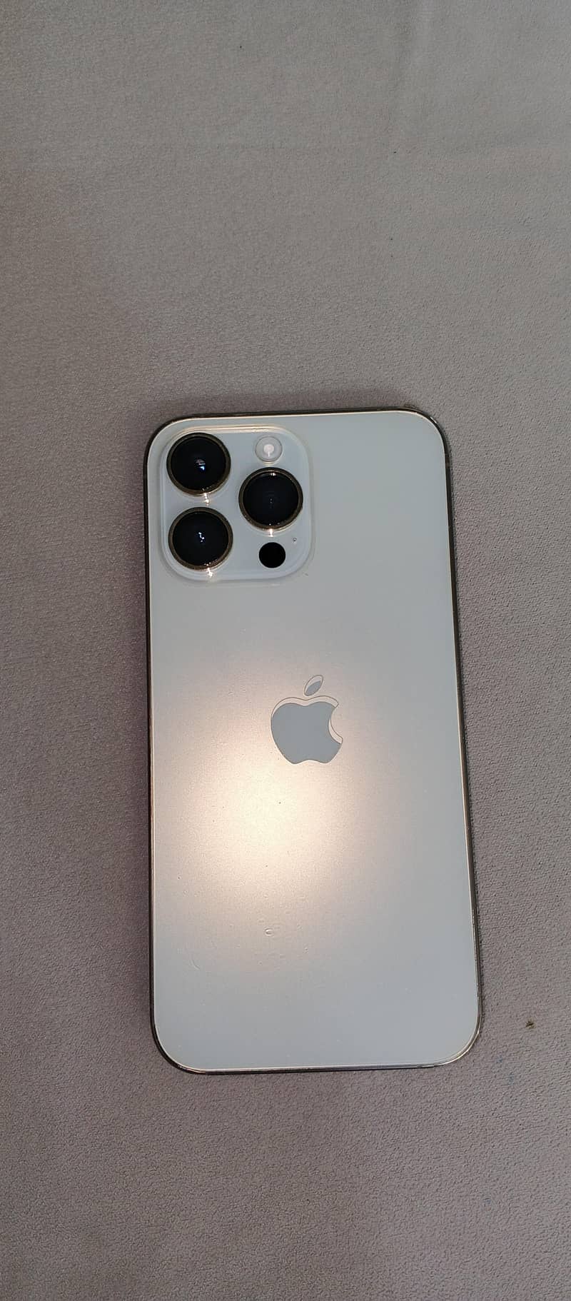 Apple iPhone 14 Pro Max 0