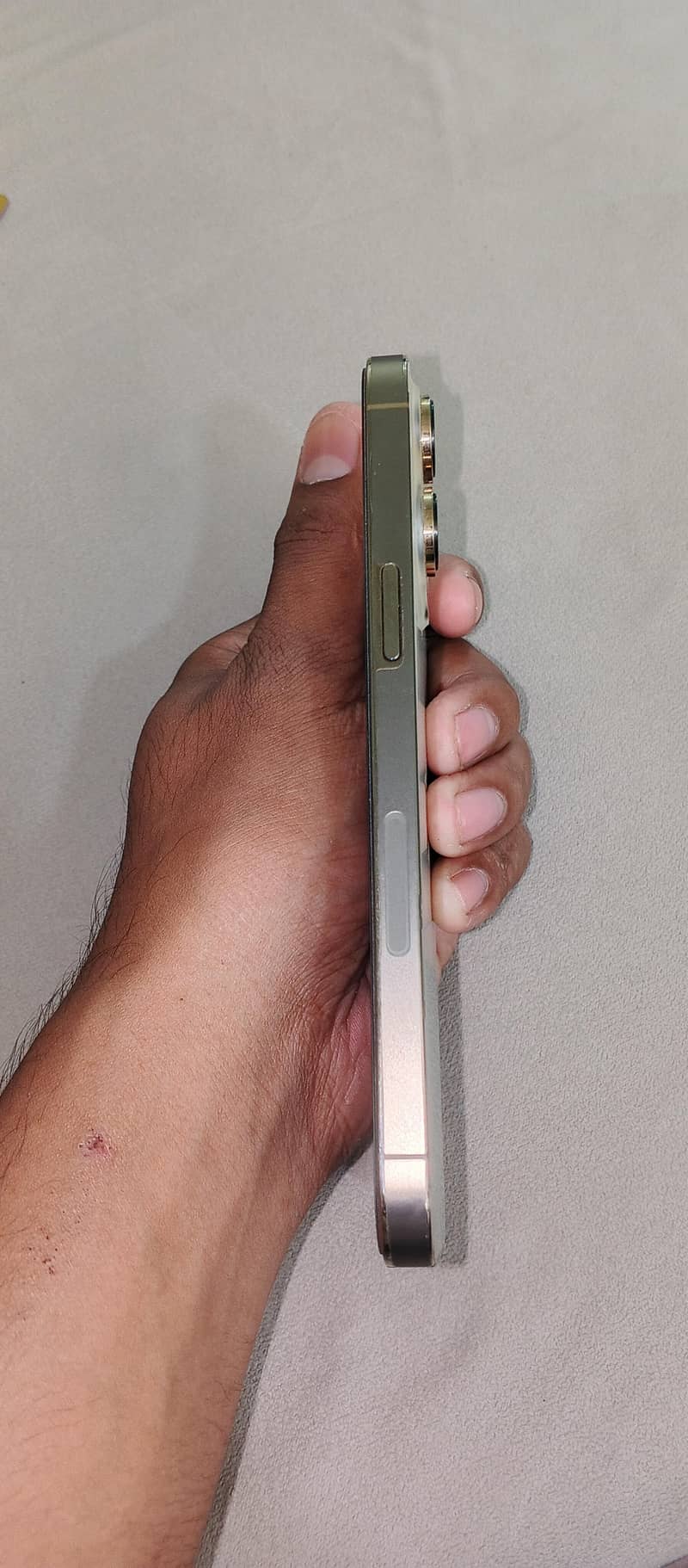 Apple iPhone 14 Pro Max 1