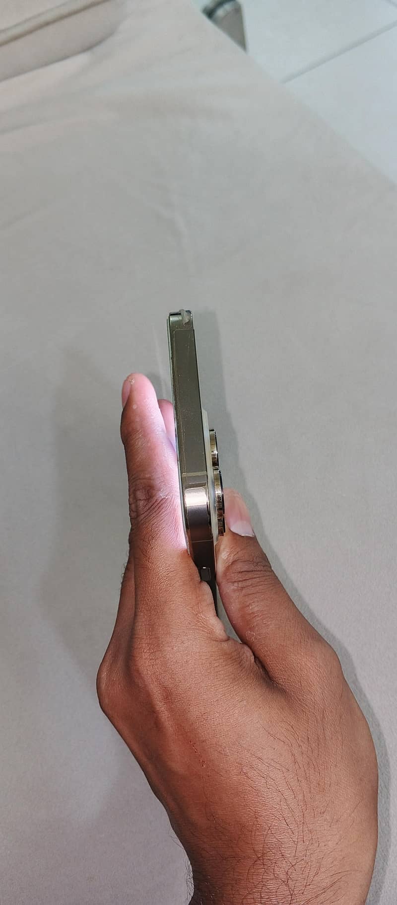 Apple iPhone 14 Pro Max 3
