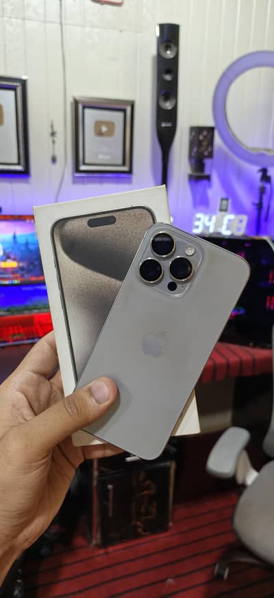 Apple iPhone 15 Pro Max Natural Titanium 256/jv