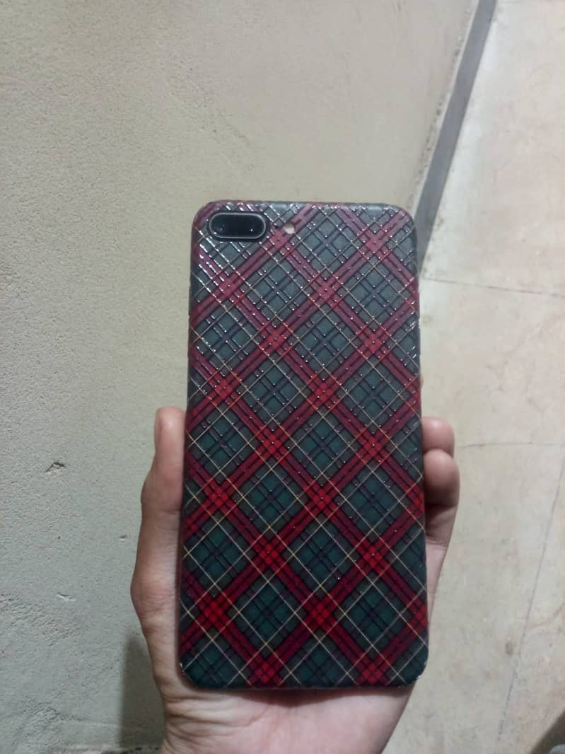 Apple iPhone 8 Plus 1