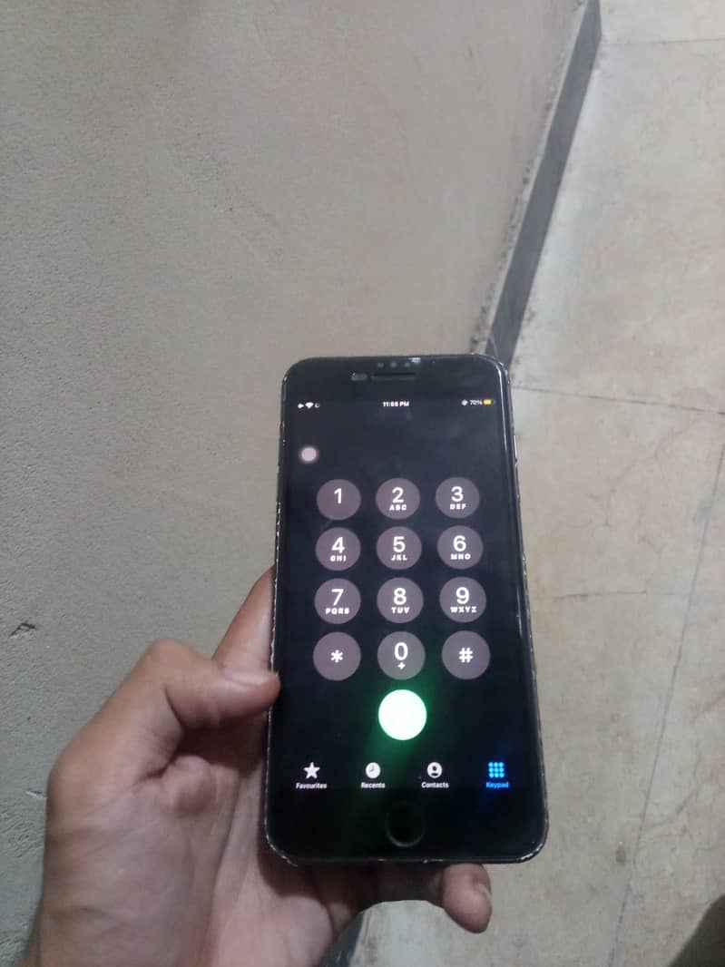 Apple iPhone 8 Plus 3
