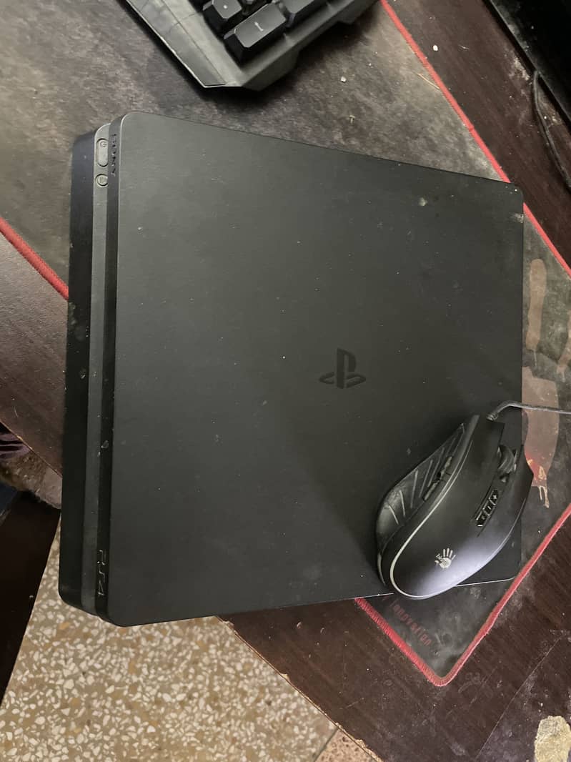 PS4 slim 0