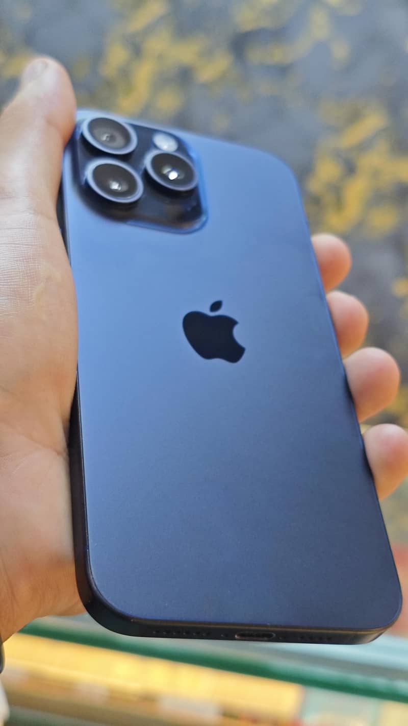 Apple iPhone 15 Pro Max 5