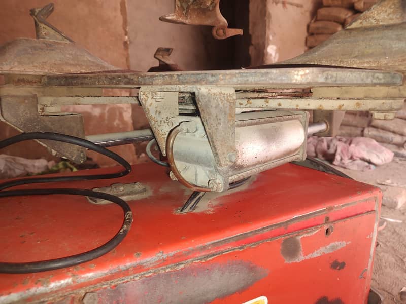 Tyre changer machine 3 pendal 0